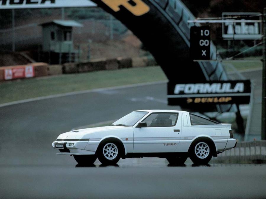  Mitsubishi Starion Turbo EX 1985 года  (фото 2 из 3)